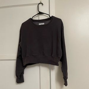 Aritza TNA cropped crew sweatshirt size M